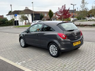 /photos/9707/40706143-2a4a-8ae5-2d03-410669eed021_i320x240.jpg
